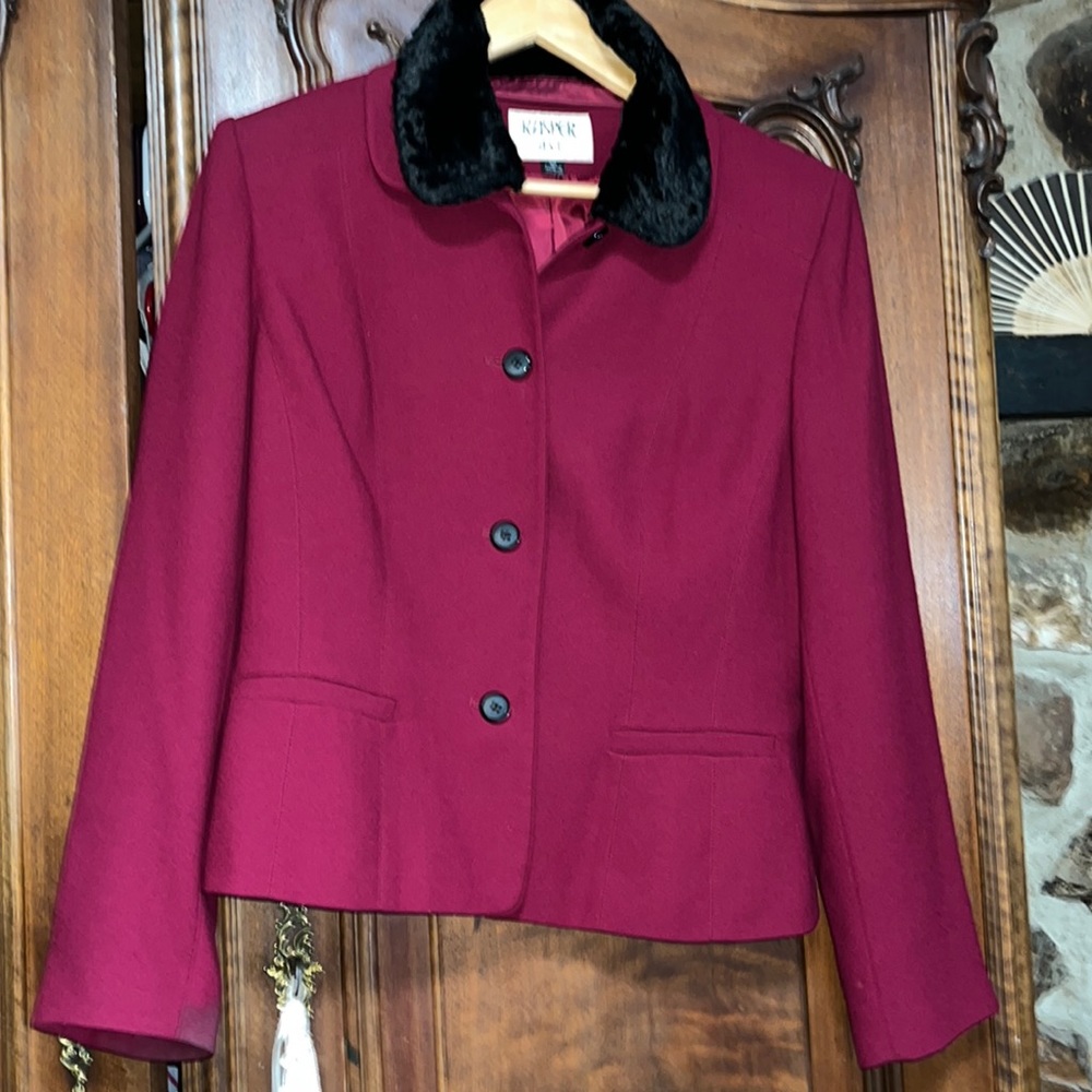 Woman’s size 10 maroon dress blazer